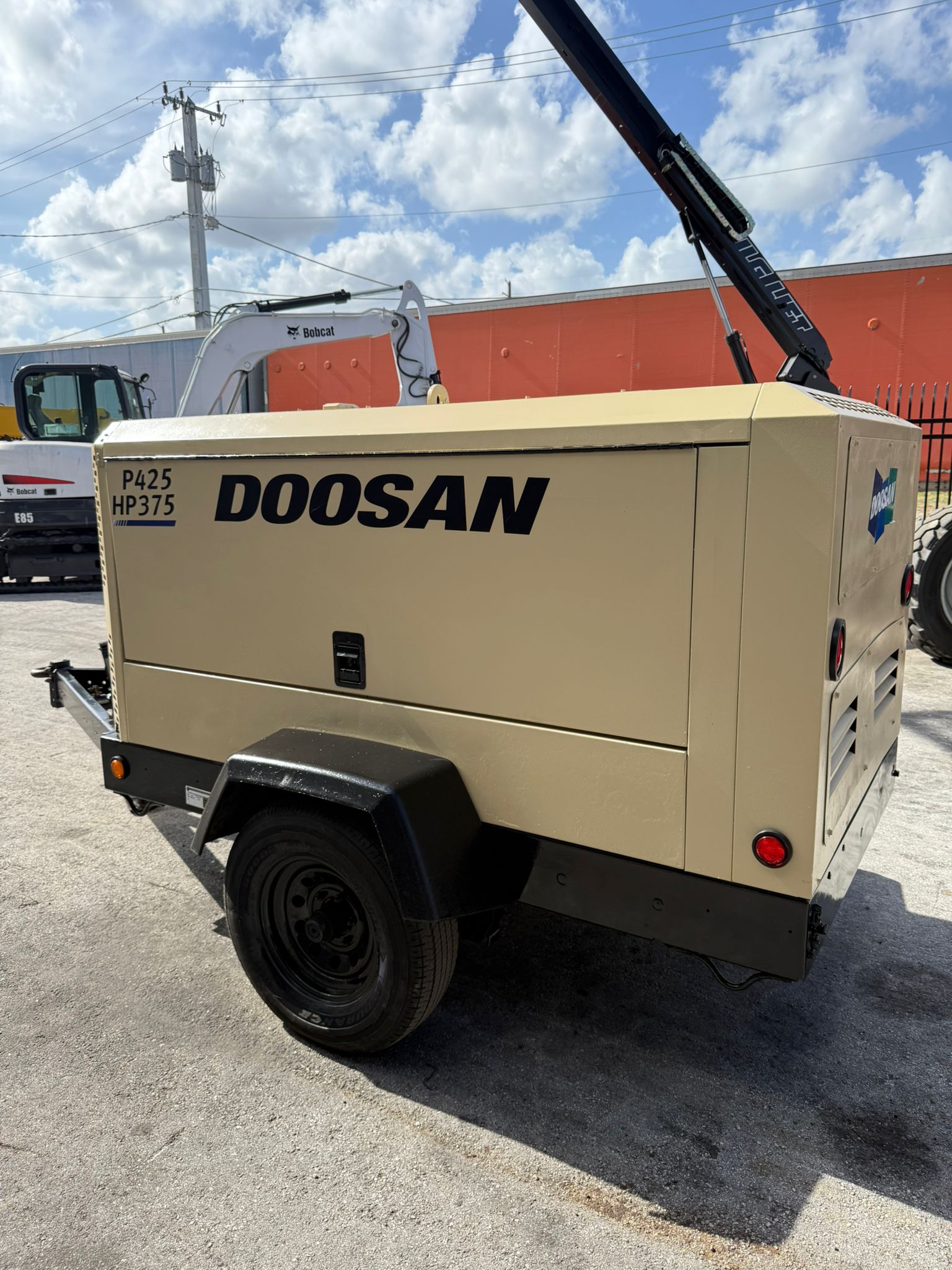 2016 Doosan P425/HP375WCU-T4I Air Compressor