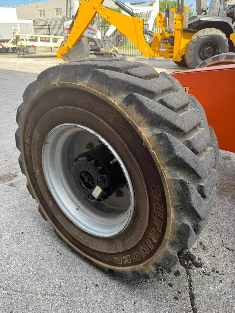 JLG 460SJ Telescopic Boom Lift  - Stock# BL4605551